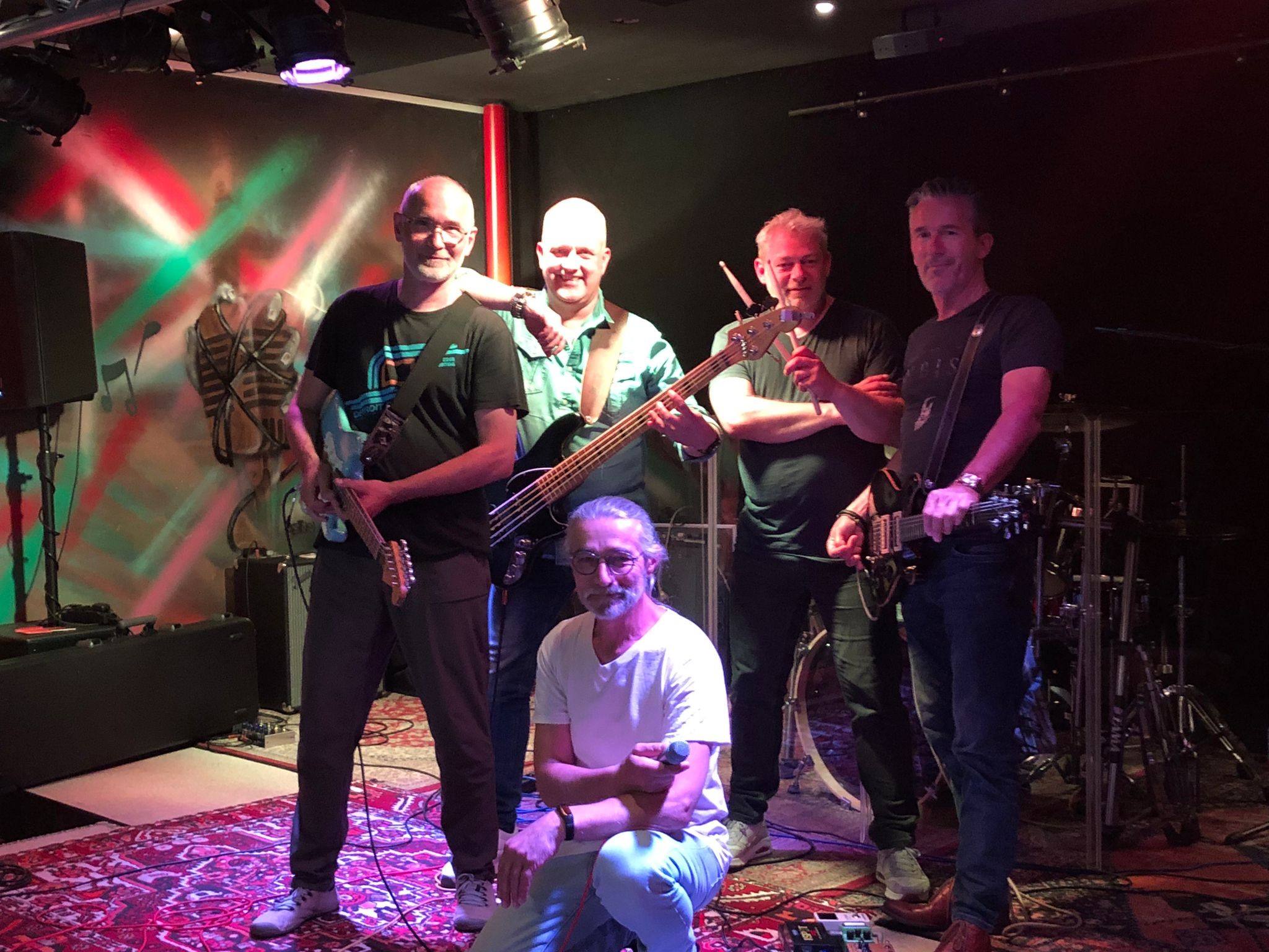 live! Cheers en local chemistry